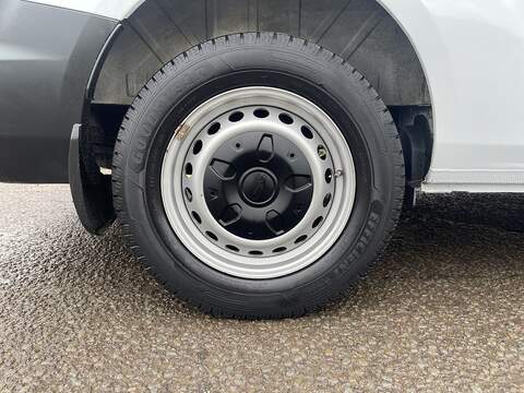 Ford Transit Custom 2.0 320 EcoBlue Leader L2 H2 Euro 6 (s/s) 5dr - U687