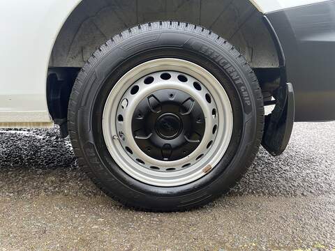 Ford Transit Custom 2.0 320 EcoBlue Leader L2 H2 Euro 6 (s/s) 5dr - U687