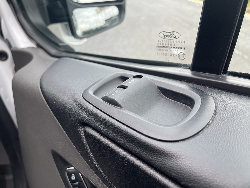 Ford Transit Custom 2.0 320 EcoBlue Leader L2 H2 Euro 6 (s/s) 5dr - U687