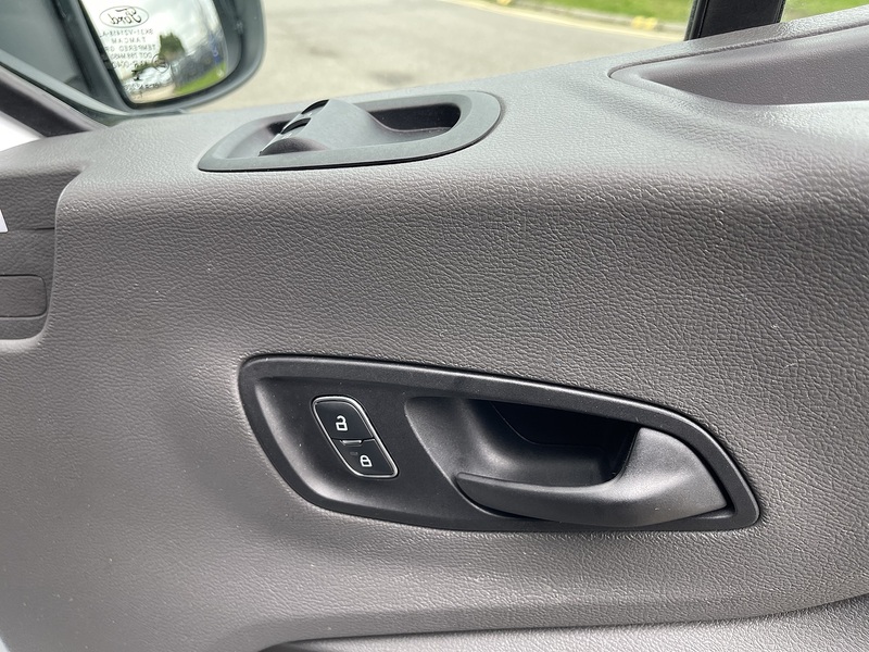 Ford Transit 2.0 350 EcoBlue MHEV Leader RWD L4 H3 Euro 6 (s/s) 5dr - U691