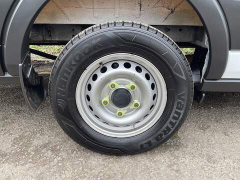 Ford Transit 2.0 350 EcoBlue MHEV Leader RWD L4 H3 Euro 6 (s/s) 5dr - U691