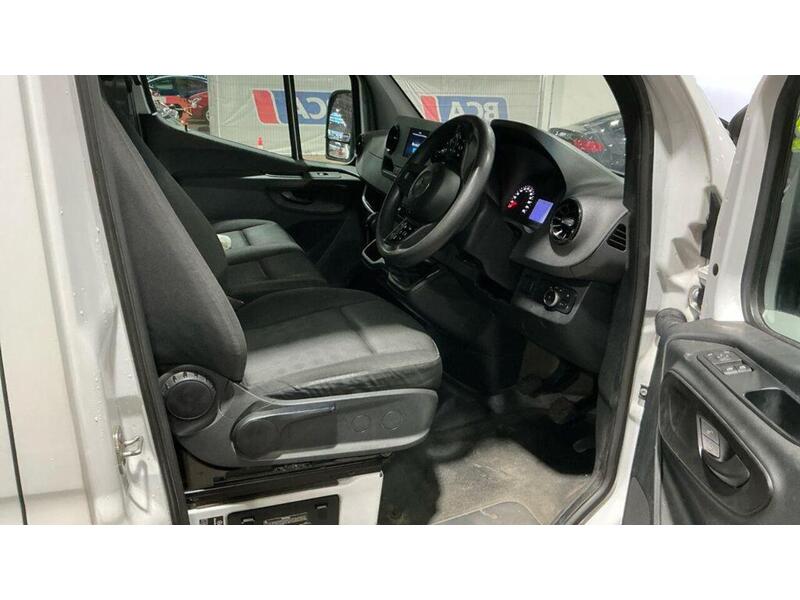 Mercedes-Benz Sprinter 2.0 315 CDI Progressive RWD L3 H2 Euro 6 (s/s) 5dr - U692