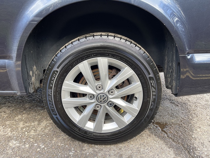 Volkswagen Transporter 2.0 TDI T30 BlueMotion Tech Highline FWD LWB Euro 6 (s/s) 5dr - U699