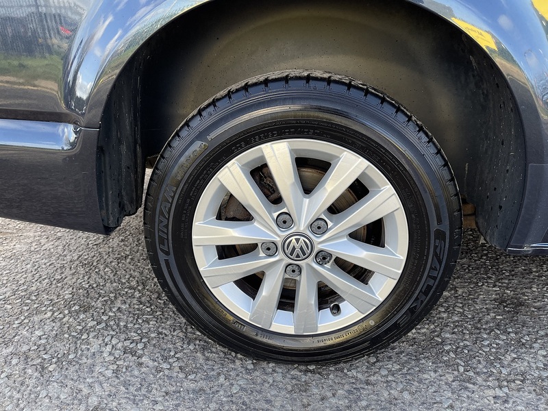 Volkswagen Transporter 2.0 TDI T30 BlueMotion Tech Highline FWD LWB Euro 6 (s/s) 5dr - U699