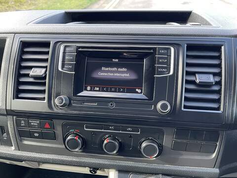 Volkswagen Transporter 2.0 TDI T30 BlueMotion Tech Highline FWD LWB Euro 6 (s/s) 5dr - U699