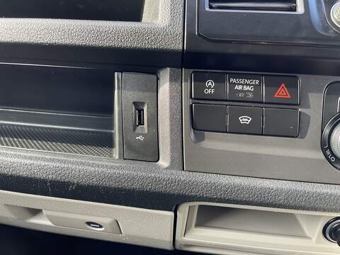 Volkswagen Transporter 2.0 TDI T30 BlueMotion Tech Highline FWD LWB Euro 6 (s/s) 5dr - U699