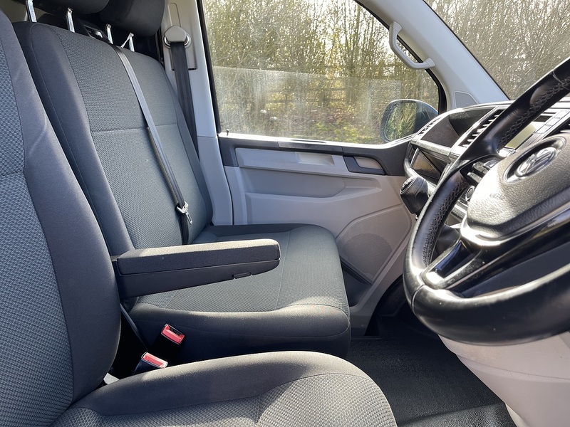Volkswagen Transporter 2.0 TDI T30 BlueMotion Tech Highline FWD LWB Euro 6 (s/s) 5dr - U699