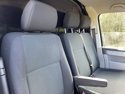 Volkswagen Transporter 2.0 TDI T30 BlueMotion Tech Highline FWD LWB Euro 6 (s/s) 5dr - U699