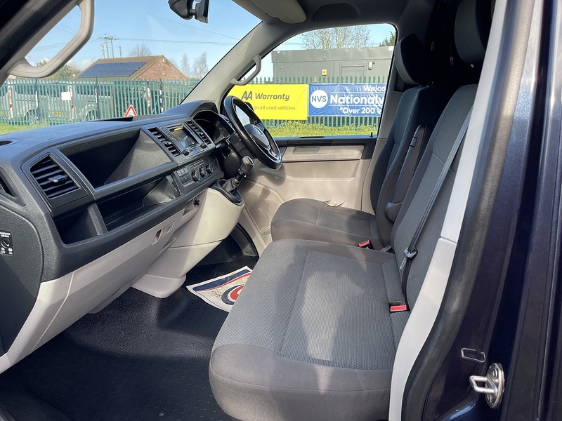 Volkswagen Transporter 2.0 TDI T30 BlueMotion Tech Highline FWD LWB Euro 6 (s/s) 5dr - U699