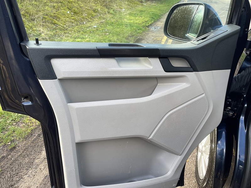 Volkswagen Transporter 2.0 TDI T30 BlueMotion Tech Highline FWD LWB Euro 6 (s/s) 5dr - U699