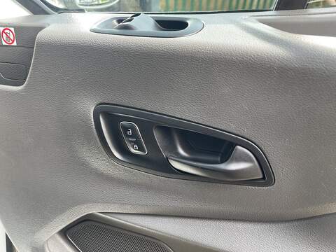 Ford Transit 2.0 350 EcoBlue HD Leader Luton 3dr Diesel Manual RWD L3 Euro 6 (s/s) (165 ps) - U701