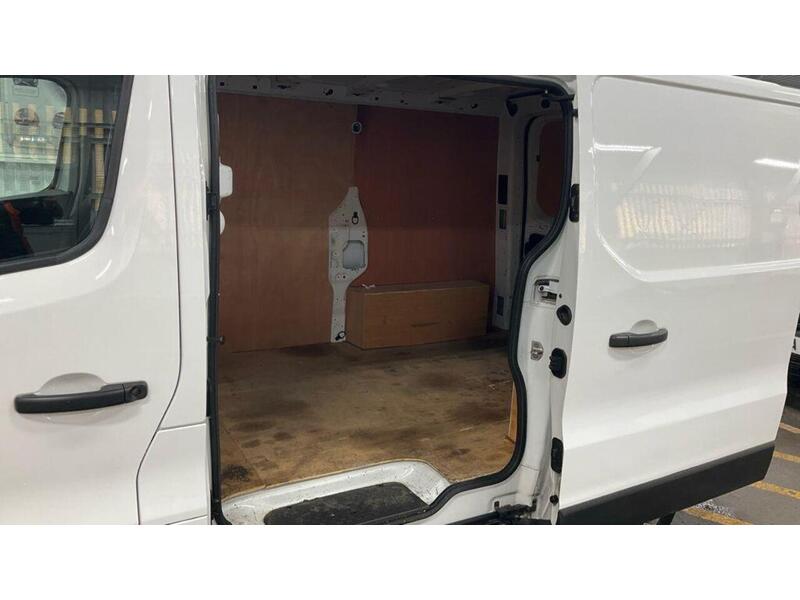 Renault Trafic 2.0 dCi Blue SL28 Business+ L1 H1 Euro 6 (s/s) 5dr - U702