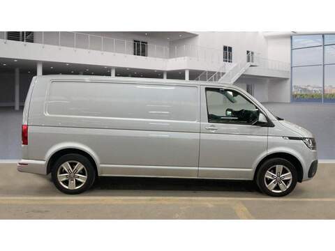 Volkswagen Transporter 2.0 TDI T32 Highline 4Motion LWB High Roof Euro 6 (s/s) 5dr - U706