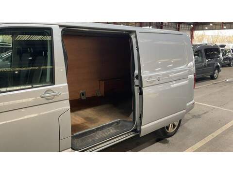 Volkswagen Transporter 2.0 TDI T32 Highline 4Motion LWB High Roof Euro 6 (s/s) 5dr - U706