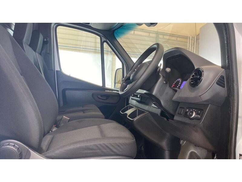 Mercedes-Benz eSprinter 55kWh Progressive Auto FWD L2 H2 5dr 20kW Charger - U712
