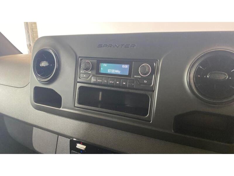 Mercedes-Benz eSprinter 55kWh Progressive Auto FWD L2 H2 5dr 20kW Charger - U712