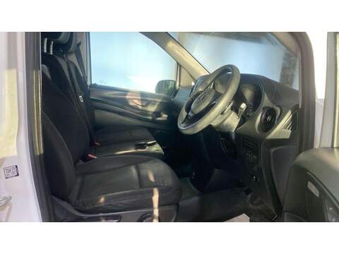 Mercedes-Benz eVito 116 e 66kWh Progressive Auto FWD L2 6dr (LWB) - U714