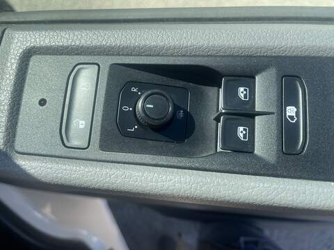 Volkswagen Transporter Transporter Startline Panel Van 1 Manual Diesel - U745