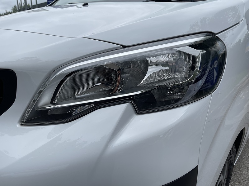 Peugeot Expert 1.5 BlueHDi 1000 Professional Premium + Standard Panel Van MWB Euro 6 (s/s) 6dr - U746