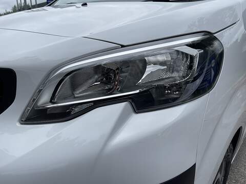 Peugeot Expert 1.5 BlueHDi 1000 Professional Premium + Standard Panel Van MWB Euro 6 (s/s) 6dr - U746