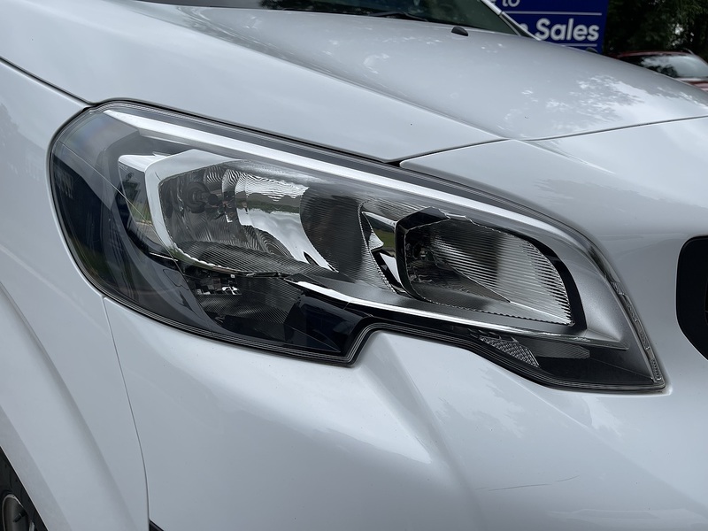 Peugeot Expert 1.5 BlueHDi 1000 Professional Premium + Standard Panel Van MWB Euro 6 (s/s) 6dr - U746