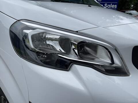 Peugeot Expert 1.5 BlueHDi 1000 Professional Premium + Standard Panel Van MWB Euro 6 (s/s) 6dr - U746