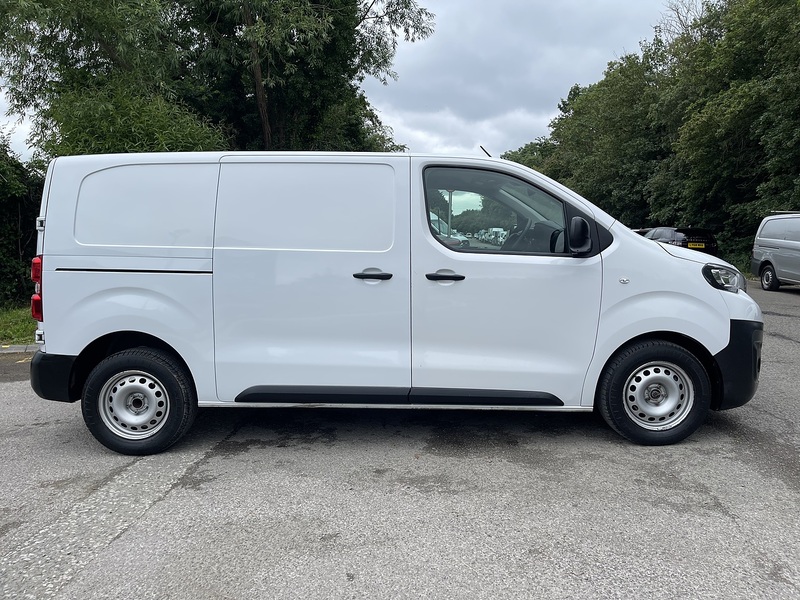 Peugeot Expert 1.5 BlueHDi 1000 Professional Premium + Standard Panel Van MWB Euro 6 (s/s) 6dr - U746