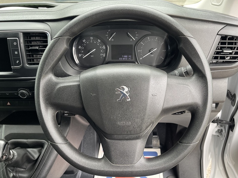 Peugeot Expert 1.5 BlueHDi 1000 Professional Premium + Standard Panel Van MWB Euro 6 (s/s) 6dr - U746