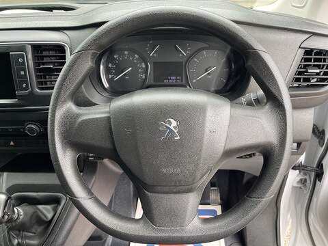 Peugeot Expert 1.5 BlueHDi 1000 Professional Premium + Standard Panel Van MWB Euro 6 (s/s) 6dr - U746