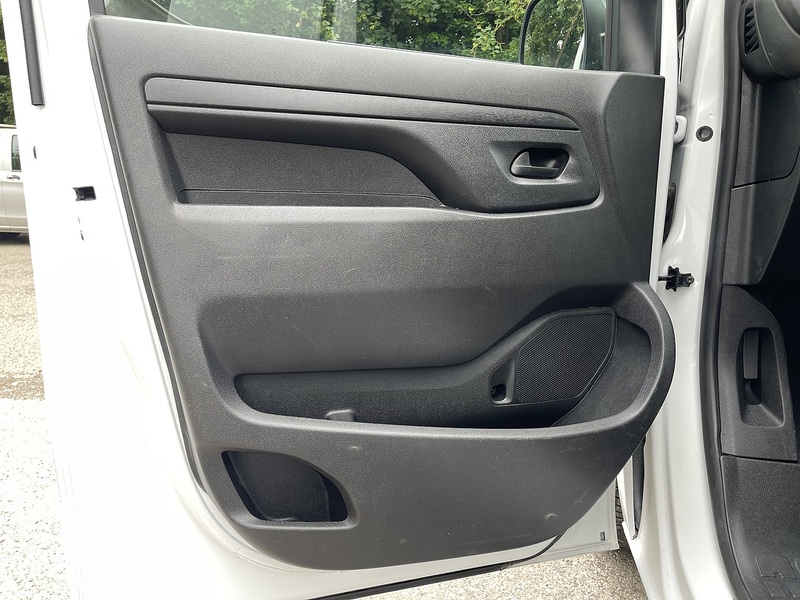 Peugeot Expert 1.5 BlueHDi 1000 Professional Premium + Standard Panel Van MWB Euro 6 (s/s) 6dr - U746
