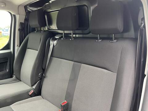 Peugeot Expert 1.5 BlueHDi 1000 Professional Premium + Standard Panel Van MWB Euro 6 (s/s) 6dr - U746