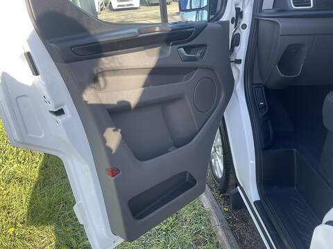 Ford Transit Custom 2.0 320 EcoBlue Limited Crew Van L2 H1 Euro 6 (s/s) 5dr (6 Seat) - U751