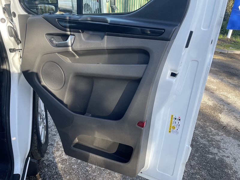 Ford Transit Custom 2.0 320 EcoBlue Limited Crew Van L2 H1 Euro 6 (s/s) 5dr (6 Seat) - U751