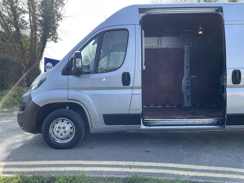 Peugeot Boxer 2.2 BlueHDi 335 Professional L3 H2 Euro 6 (s/s) 5dr - U752