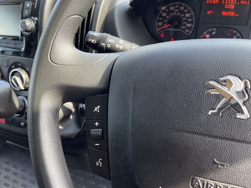 Peugeot Boxer 2.2 BlueHDi 335 Professional L3 H2 Euro 6 (s/s) 5dr - U752
