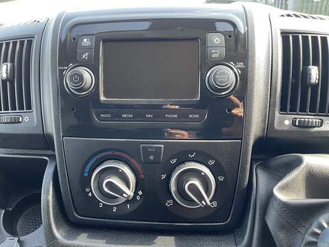 Peugeot Boxer 2.2 BlueHDi 335 Professional L3 H2 Euro 6 (s/s) 5dr - U752