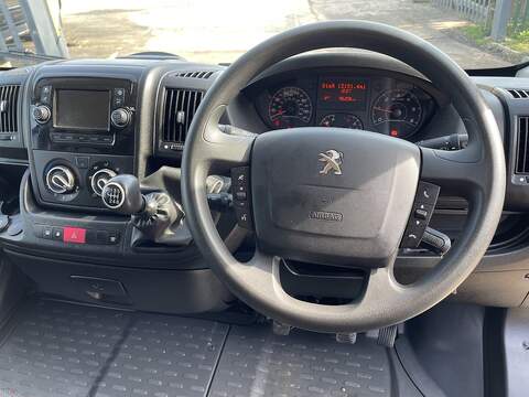 Peugeot Boxer 2.2 BlueHDi 335 Professional L3 H2 Euro 6 (s/s) 5dr - U752