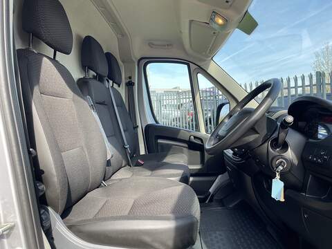 Peugeot Boxer 2.2 BlueHDi 335 Professional L3 H2 Euro 6 (s/s) 5dr - U752