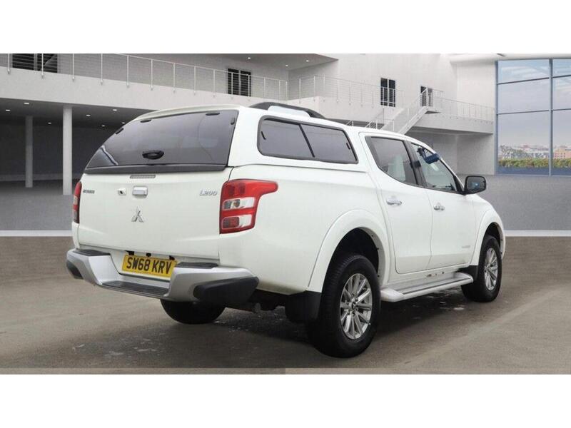Mitsubishi L200 2.4 DI-D DC Warrior Auto 4WD Euro 6 4dr - U753