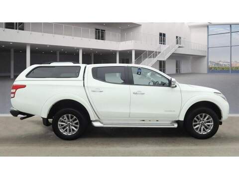 Mitsubishi L200 2.4 DI-D DC Warrior Auto 4WD Euro 6 4dr - U753