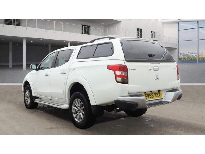 Mitsubishi L200 2.4 DI-D DC Warrior Auto 4WD Euro 6 4dr - U753