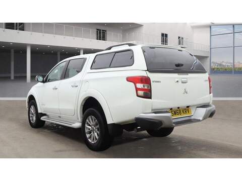 Mitsubishi L200 2.4 DI-D DC Warrior Auto 4WD Euro 6 4dr - U753