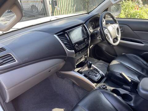 Mitsubishi L200 2.4 DI-D DC Warrior Auto 4WD Euro 6 4dr - U753