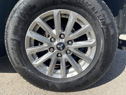 Mitsubishi L200 2.4 DI-D DC Warrior Auto 4WD Euro 6 4dr - U753