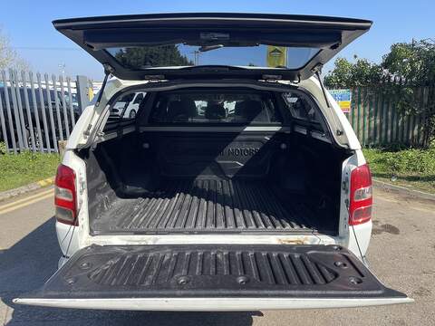 Mitsubishi L200 2.4 DI-D DC Warrior Auto 4WD Euro 6 4dr - U753