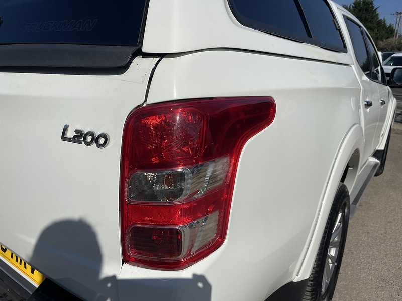 Mitsubishi L200 2.4 DI-D DC Warrior Auto 4WD Euro 6 4dr - U753