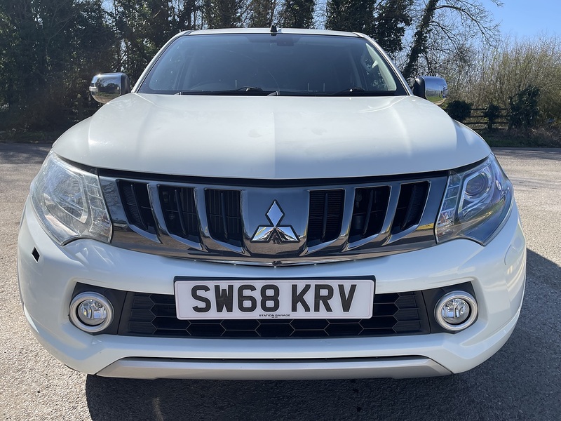 Mitsubishi L200 2.4 DI-D DC Warrior Auto 4WD Euro 6 4dr - U753
