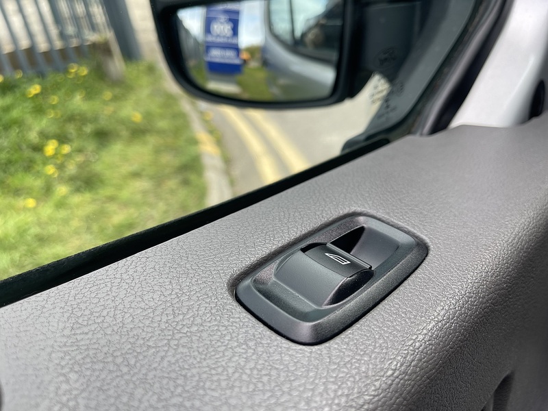 Ford Transit 2.0 350 EcoBlue Leader FWD L3 H2 Euro 6 (s/s) 5dr - U759