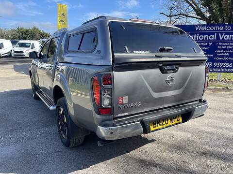 Nissan Navara 2.3 dCi Tekna Pickup Double Cab 4dr Diesel Manual 4WD Euro 6 (s/s) (190 ps) - U762