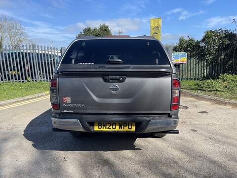 Nissan Navara 2.3 dCi Tekna Pickup Double Cab 4dr Diesel Manual 4WD Euro 6 (s/s) (190 ps) - U762